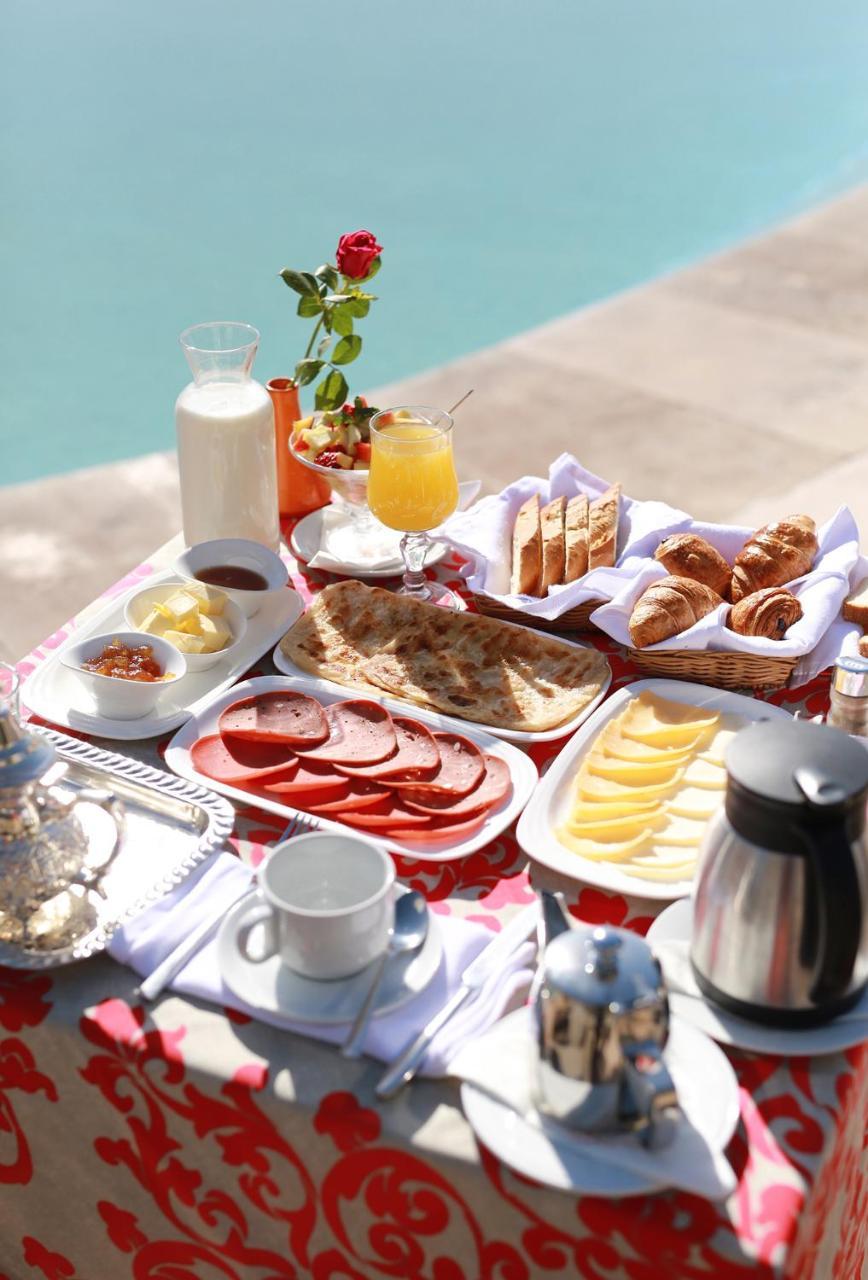 Kenzi Club Agdal Medina Hotel Lahebichate Екстериор снимка A typical breakfast